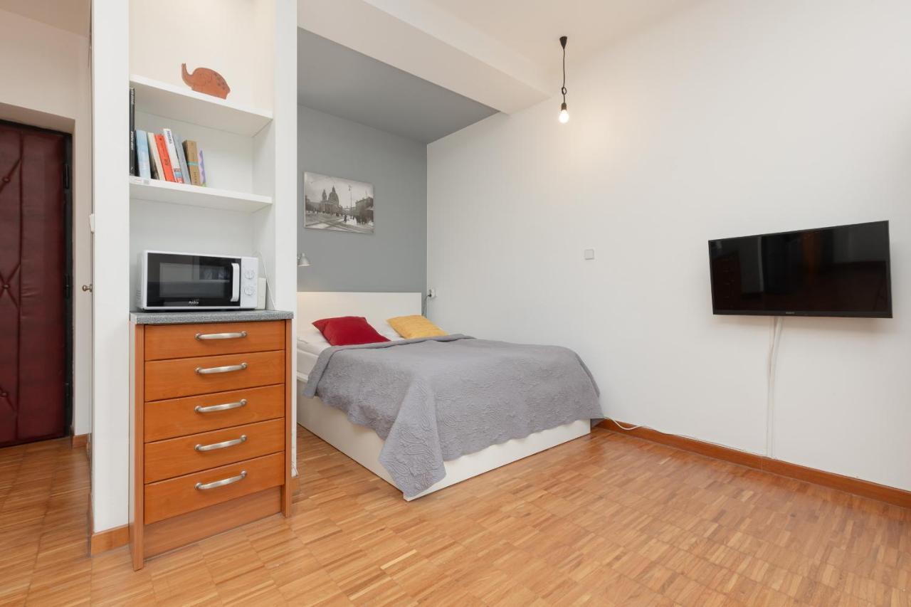Old Town Spacious Piwna By Renters Апартаменти